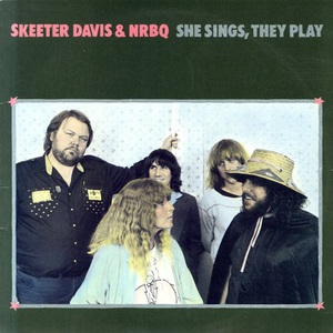 She Sings, They Play (With Skeeter Davis) (Vinyl)